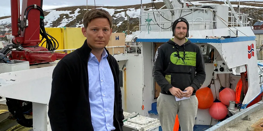 FORBANNET: - William Sagen er blant de som er forbannet og trist. Han kan i likhet oss ikke forstå at man vedtar dette uten en god behandling, skriver Lebesby-ordfører Sigurd Kvammen Rafaelsen (t.v.) i en pressemelding.