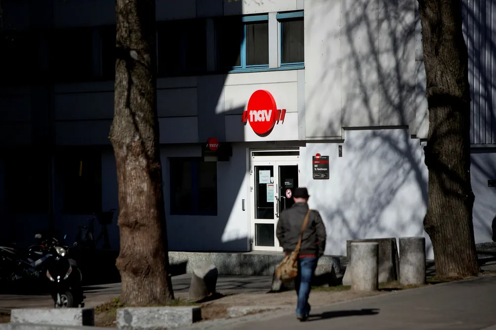 Det gir det litt pussige utslaget at om du har jobbet i 12 måneder og mister jobben i januar så får du masse dagpenger. Har du i stedet jobbet i 12 måneder, men mister jobben midt i året, får du bare halvparten. Foto: Øyvind Elvsborg