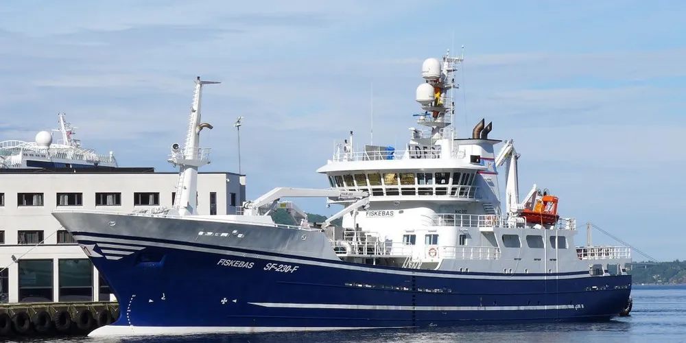 «Fiskebas» kom over stor og fin lodde ved Island torsdag kveld. Her til kai ved Bontelabo i fjor sommer. Foto: Ole Erik Klokeide