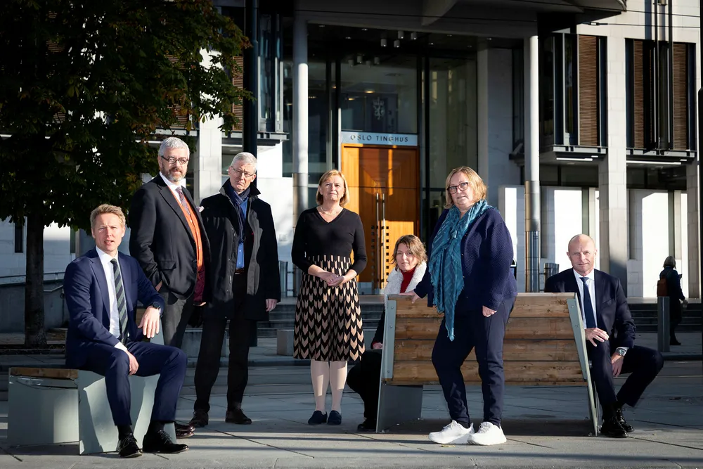 Advokatene Frank C. Aase i advokatfirmaet Brækhus, Håvard Wiker i Ro Sommernes, Morten Hauge i Rime, Anne Helsingeng i Bull & Co, Stine Snertingdalen i Kvale, Siv Sandvik i Schjødt og Egil Hatling i DLA Piper, er blant dem som advarer mot at Oslo byfogdembete legges ned.