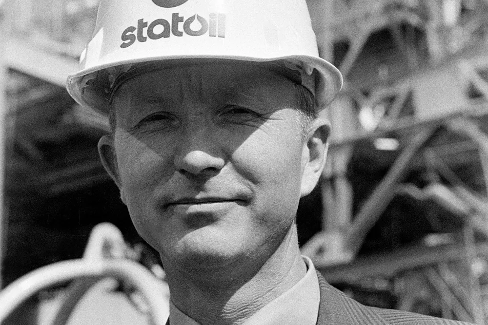 Arve Johnsen ble Statoils første sjef i 1972. Her er han avbildet to år senere, i 1974.