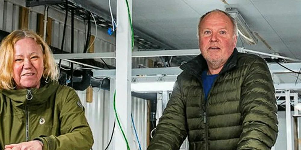 Forskerne Birgitta Norberg og Torstein Harboe har gjennomført et forsøk med kveiteyngel i resirkulasjonsanlegg.