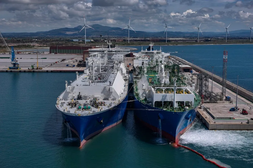 The LNG carrier Elisa Aquila moored at the FSRU-based Piombino terminal in the province of Livorno.