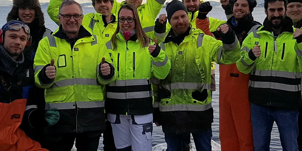 De ansatte i Planktonic er glade for pengene fra EU. Til høyre er en rur-naupli sett gjennom lupe.