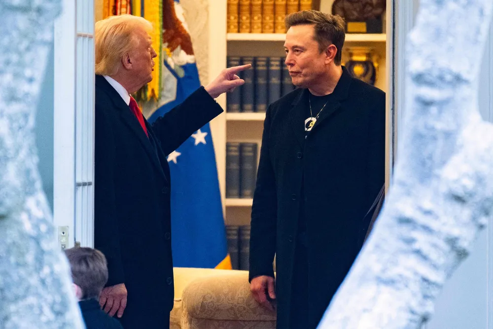 Donald Trump vs. Elon Musk. Her fotografert på Trumps golfklubb Mar-a-Lago i Florida ved en tidligere anledning.