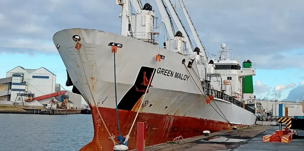The 266,000-cbf reefer Green Maloy (built 1990) has been sold for recycling.