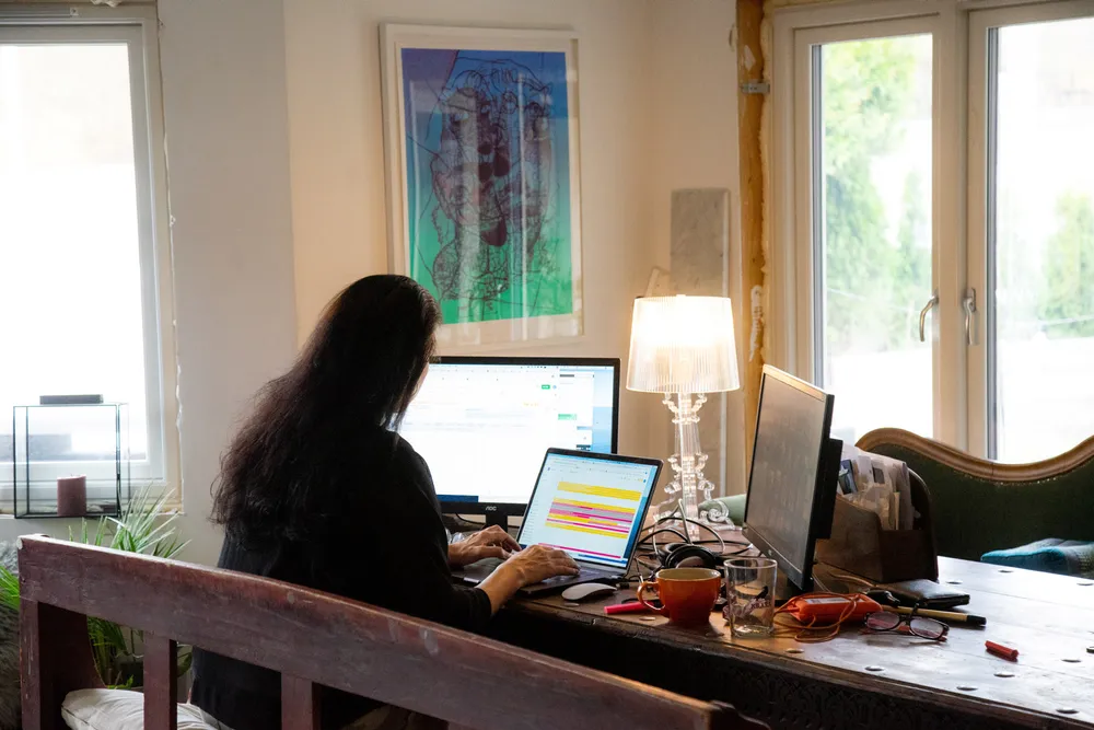 Ny studie tyder på at medarbeidere som kan velge arbeidssted på daglig basis, ofte tar ulike valg fra dag til dag, skriver Linda Lai