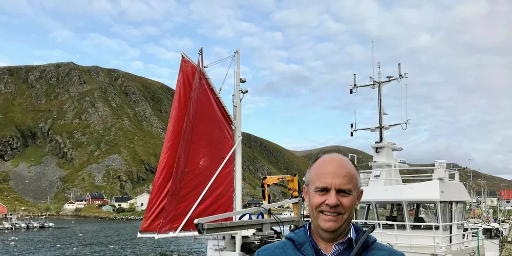 Steinar Reiten, stortingsrepresentant KrF. Bildet er tatt på kaia i Sørvær i Hasvik kommune. Foto: Pressefoto