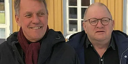 SENTRALE I SJØMATFEST: F.v.: Kommunikasjonsdirektør Chris Guldberg i Norges sjømatråd, daglig leder Jan Roger Lerbukt i Hermes AS, Tromsø-ordfører Gunnar Wilhelmsen og innehaver av restauranten Full Steam, Kalle Mentzen. Til høyre initiativtagerne til Sjømatfest Christine Kristoffersen Hansen og Marit Rein.