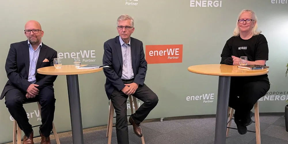 Christopher Kiønig, Harald Næss og Margrete Raaum diskuterte cybersikkerhet i kraftbransjen, og svarte på spørsmål fra innsendere i energidebatten om cyber security.