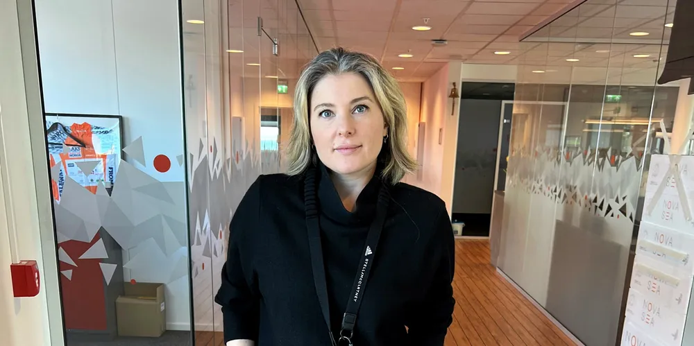Inna Kuzmenko er salgsmedarbeider hos Nova Sea på Lovund.