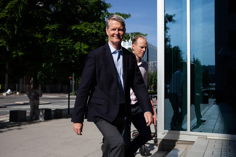 Det generelle aksjemarkedet skal man være litt forsiktig med å kjøpe, sier Morten Jensen (til venstre) og Paul Harper i DNB Markets.