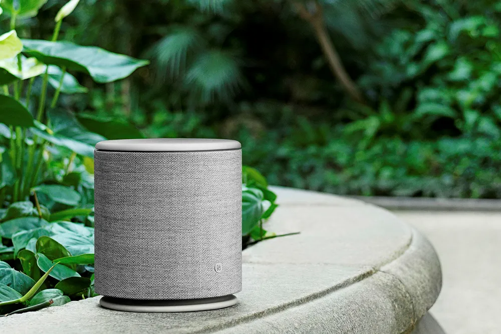 Her får du åtte av de beste trådløse høyttalerne på ett brett. Foto: Beoplay