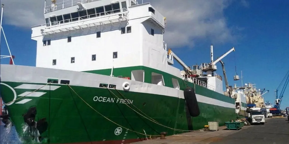 Det er fabrikkskipet «Ocean Fresh» som har stått i sentrum både i aksjonærkonflikt og straffesak. "Ocean Fresh", her i Las Palmas.
