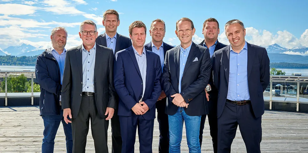 Styremedlemmer og ledelse i Salmon Evolution.