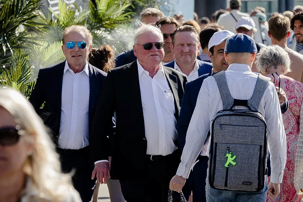 Shippingmogul John Fredriksen er på nippet til å få til en avtale med det belgiske rederiet Euronav etter fusjonen som ble gitt opp tidligere i år.