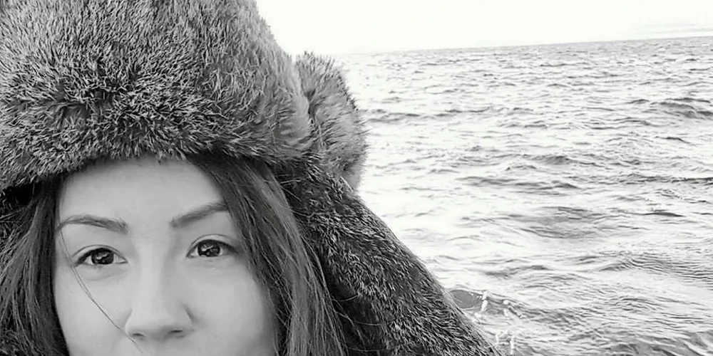 Sandra Andersen Eira (30) fra Finnmark har blitt hetset av mannlige kolleger. Nå håper hun et nytt kvinnenettverk skal bidra til flere kvinnelige fiskere.Foto: Privat/Facebook
