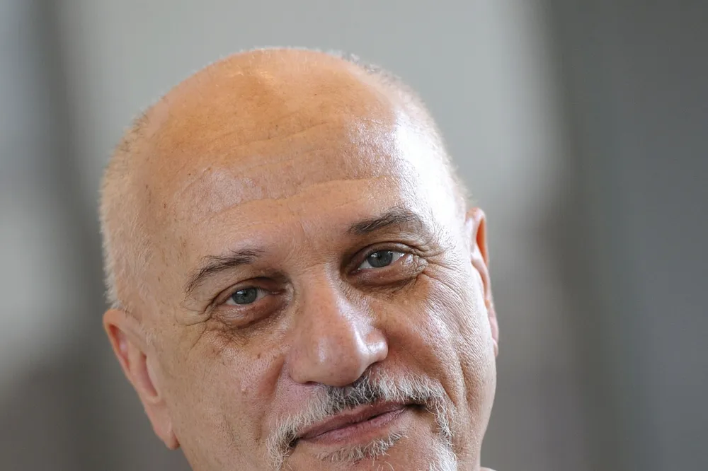 Expanded powers: for Hussain Shahristani