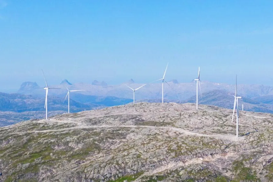 Vindkraft er et betent tema. Blant annet i forbindelse med Øyfjellet vindkraftverk (bildet) har det vært steile fronter.