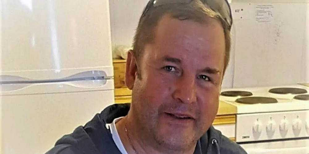 Fisker Jens Erling Jenssen (54) fra Breivik på Sørøya.