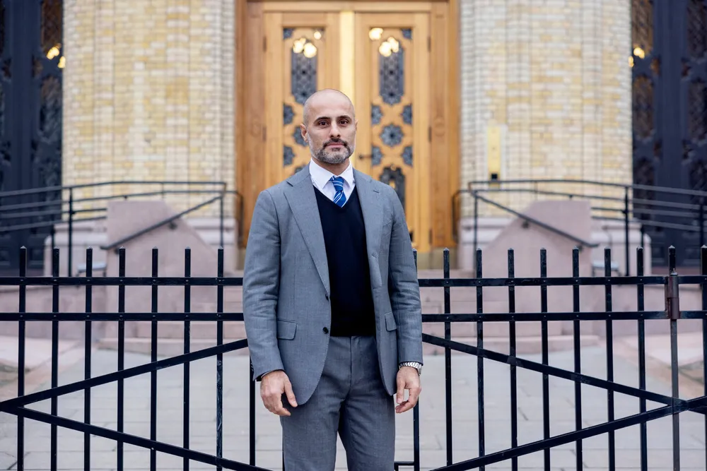 – At Israel har så god etterretningsdata på hvor lederne i Revolusjonsgardern befinner seg, er nok til å ta nattesøvnen fra enhver, sier iranskfødte Mahmoud Farahmand (H), som tidligere har jobbet med etterretning i Forsvaret.