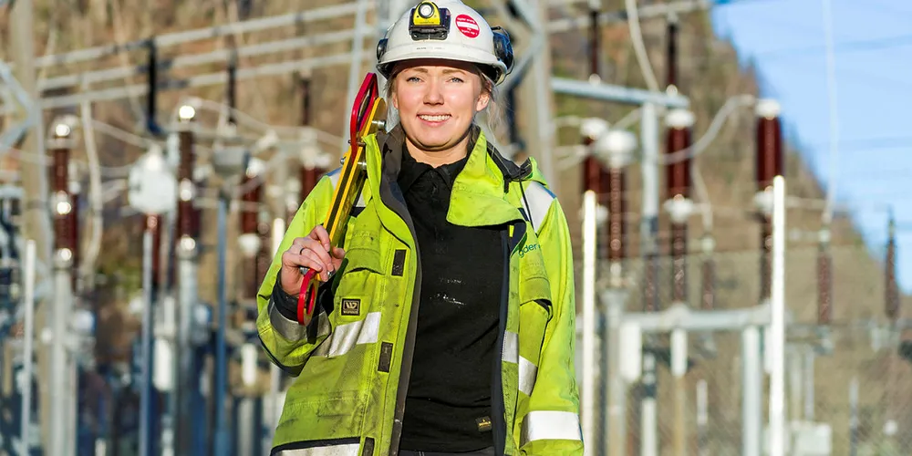 TRIVES BEST UTE: – Jeg trives best når jeg er ute i felten for å løse praktiske oppgaver, sier Ida Gunstveit Foss. Få arbeidsdager er like og utfordringene er mange.