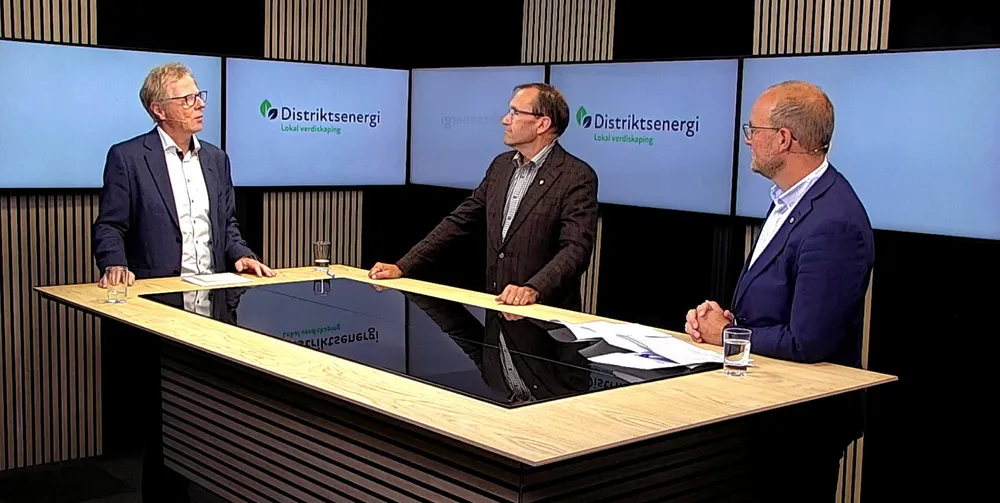 På spørsmål fra Knut Lockert i Distriktsenergi svarte både Espen Bart Eide i Ap og Ole André Myhrvold i Sp at de sannsynligvis vil endre på kravet om funksjonelt skille hvis de danner regjering.