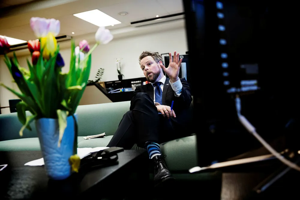 Næringsminister Torbjørn Røe Isaksen stanset styrebehandlingen av Traaseths ansettelsesforhold. Foto: Per Thrana