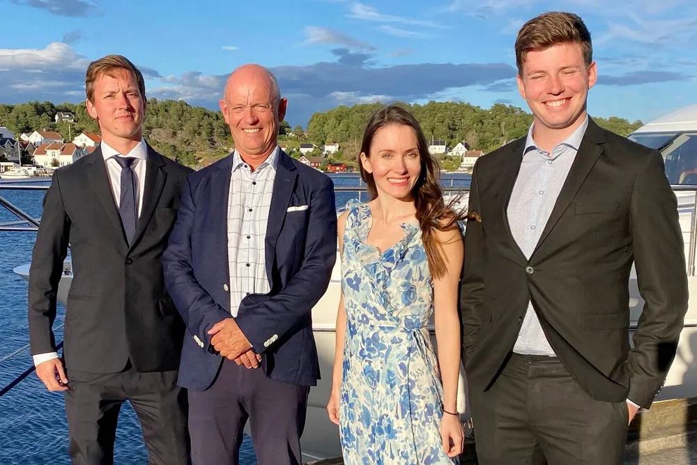 Oljeservicegründer Ståle Kyllingstad sammen med sine tre barn som snart vil overta nær halvparten av aksjene. Fra venstre Vegard Braut Kyllingstad Ståle, Kristina Braut Kyllingstad og Runar Braut Kyllingstad.