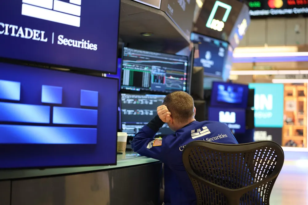 Onsdagen starter rolig for meglerne på handelsgulvet på The New York Stock Exchange (Nyse), etter den heftige oppgangen tirsdag.