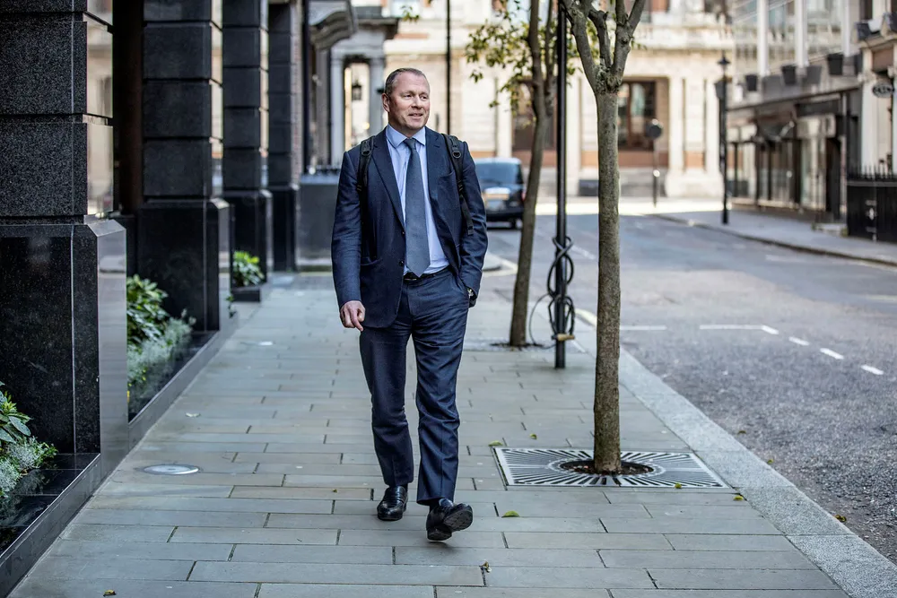 Nicolai Tangen drar en hoppanalogi for leserne av Financial Times.