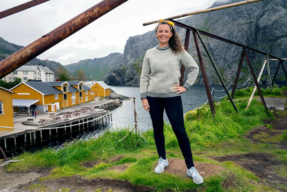 – Vi jobber med å begrense den store trafikken til anlegget, sier Caroline Krefting i Nusfjord.