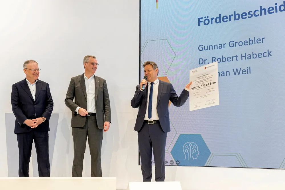 Stephan Weil, minister-president Lower Saxony, Gunnar Groebler, CEO Salzgitter AG, Robert Habeck, Germany's federal minister for economic affairs and climate action.