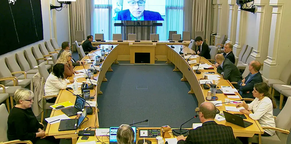 Vindkraft-høringen pågår nå med innspill på videolink mens Energi- og miljøkomiteen er samlet på Stortinget.