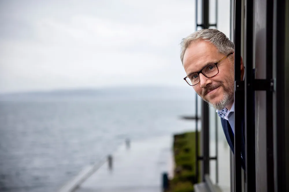 Freyr-sjef Tom Einar Jensen i deres lokaler på Lysaker.