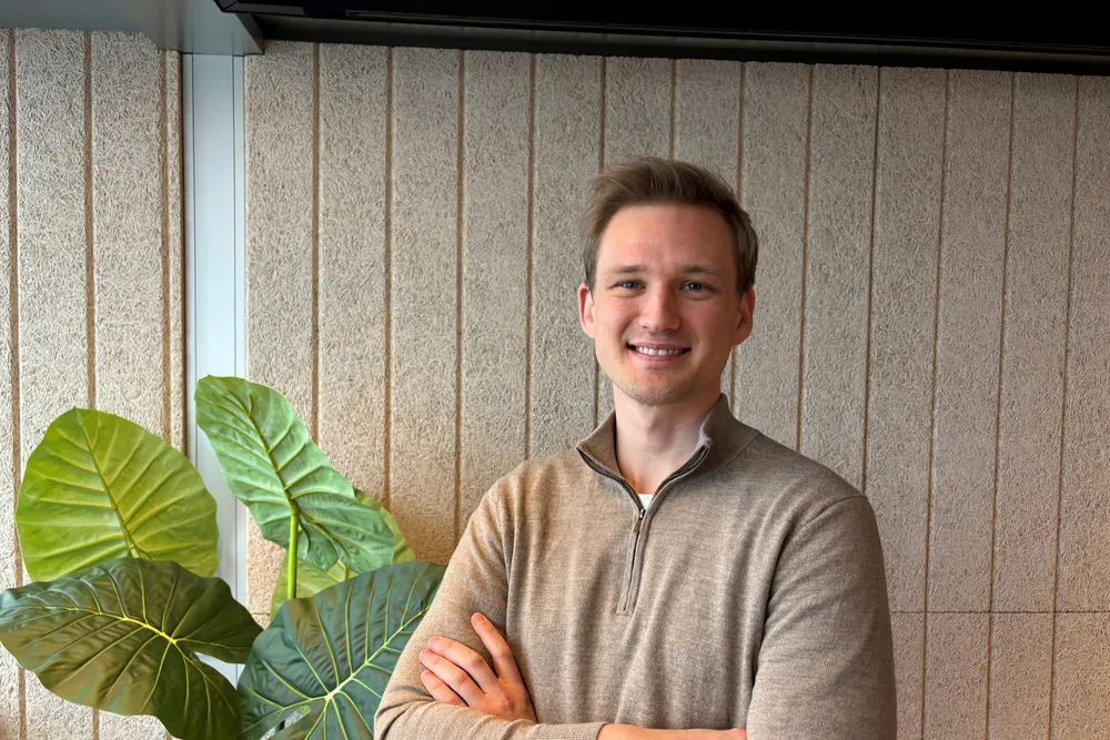 Jan-Tore Horn, teknologisjef i Vind AI, frykter ikke at selskapets modellbaserte beregninger skal utkonkurreres av kunstig intelligens. – Vi bruker KI til å gjøre mange småting som forbedrer opplevelsen, og til å sørge for at brukeren får hjelp ved behov, sier teknologisjefen.