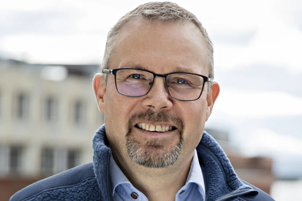 Risikoen for aktørene i kraftmarkedene har økt dramatisk de siste årene. Ifølge Tage Karlsen, driftsdirektør i Clemens kraft, blitt den bare verre og verre.