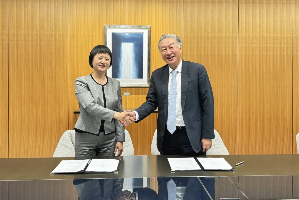 Windey chair Gao Ling and Marubeni Power CEO Satoru Harada.