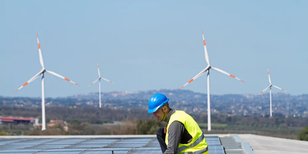 Solar and wind pace US power generation build through Q3 despite significant headwinds