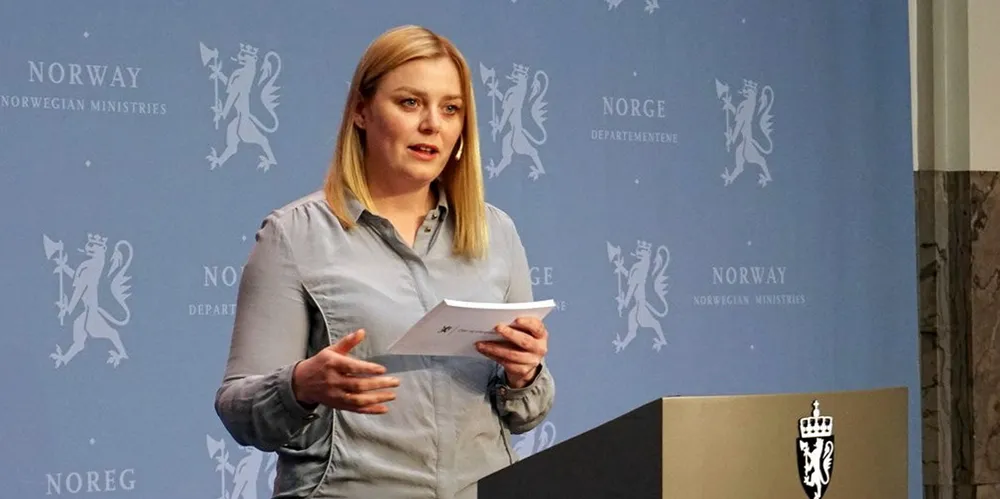 Tina Bru.