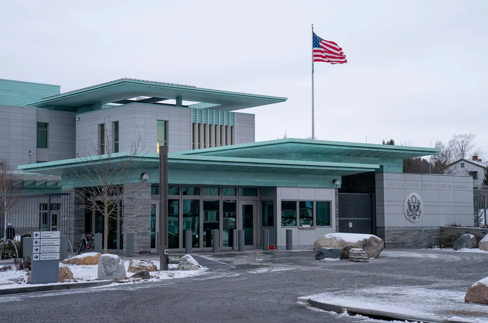 Hafslund leverer fjernvarme til den amerikanske ambassaden i Oslo (avbildet), og har fått krav om å signere på at de ikke lenger vil arbeide for likestilling, inkludering og mangfold.