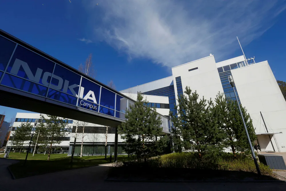 Finlands kommunikasjonsminister avviser ideen om at USA skal kjøpe majoriteten av aksjene i Nokia og Ericsson for å demme opp for Huaweis 5G-dominans.