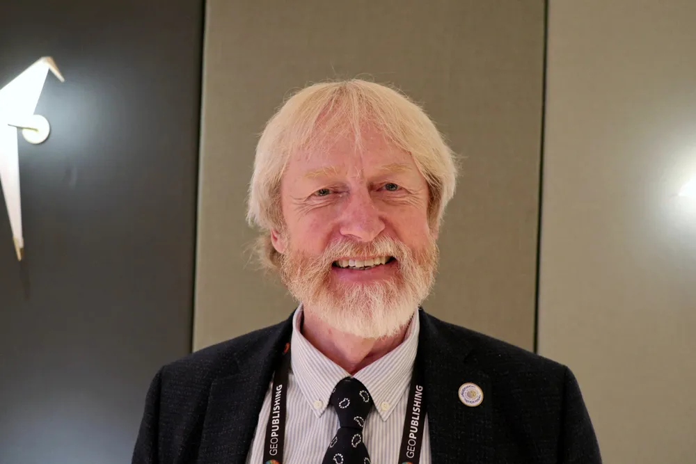 Seniorgeolog Harald Brekke i Oljedirektoratet tror vi kan høste store fordeler av olje- og gasskompetansen, når Norge skal i gang med å lete etter mineraler på havbunnen.