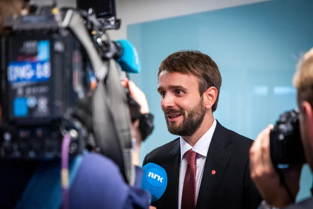 Hvis Jan Christian Vestre (bildet) virkelig er opptatt av produktivitetsutviklingen, bør han si nei til næringspolitikk som skal holde liv i eller etablere ulønnsomme bedrifter, skriver Steinar Juel.
