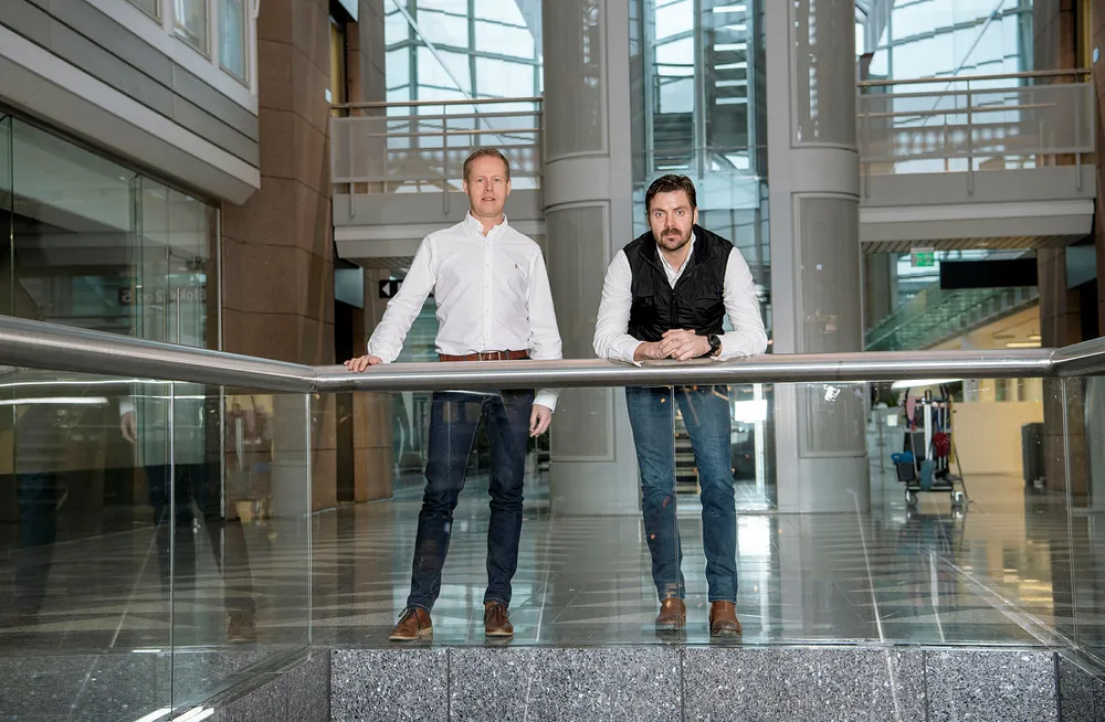 Carl Robstad (til venstre) og Fredrik Hasle Skøie utgjør sammen med Torbjørn Mollatt gründertrioen i RSM Imagineering.