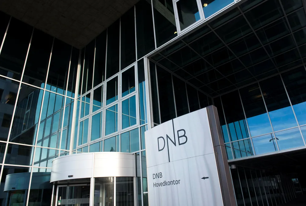 DNB sliter med store tekniske problemer. Mange kunder er belastet dobbelt.