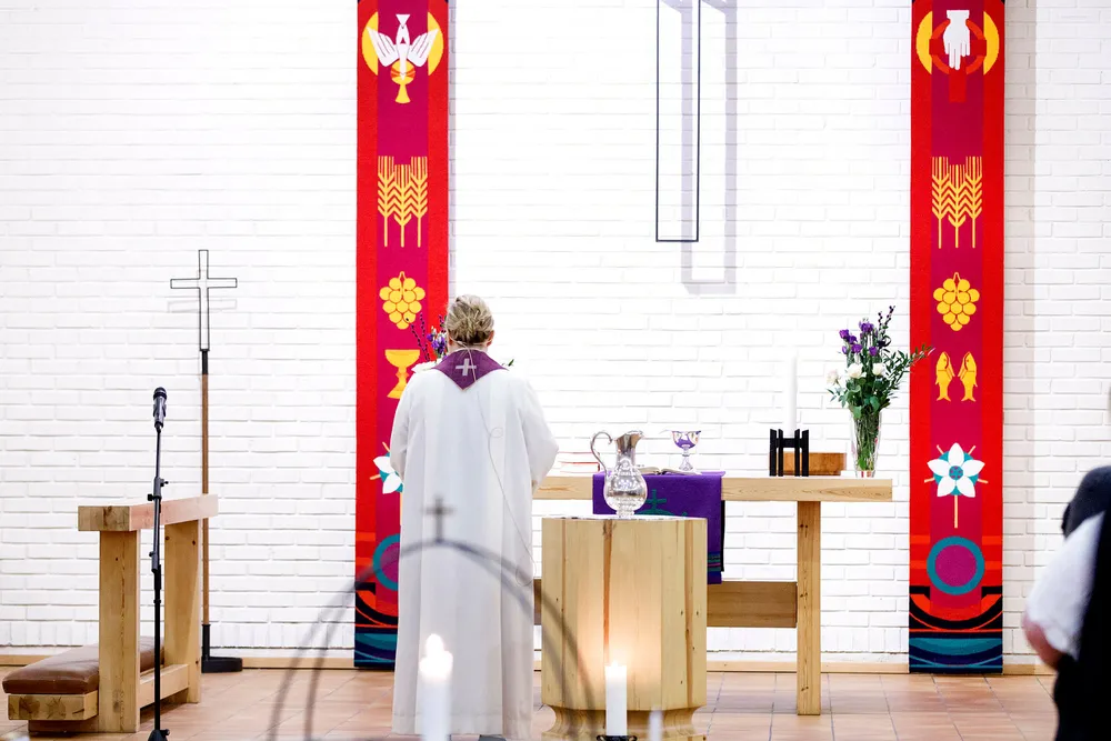Den norske kirke klager på for små bevilgninger, men opplever synkende oppslutning. Gorm Kallestad/NTB Scanpix