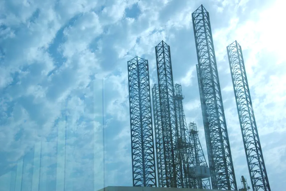 Reaching high: Middle East offshore rig count rises