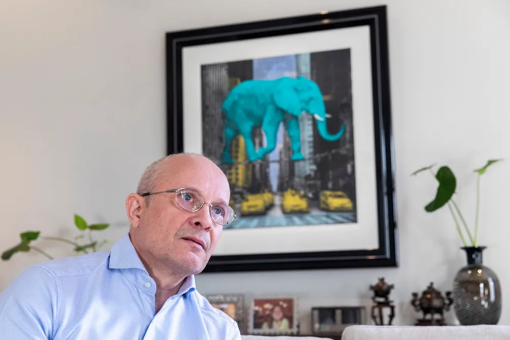 Kjetil Holta frykter at markedene kan krakke 30 prosent, men tror Trump skaper panikk for å kjøpe amerikanske obligasjoner billig tilbake og dermed senke landets gjeld.