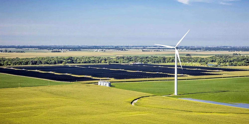 Wind and solar in Illinois, US.